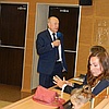 2_Prowadzący sympozjum prof. dr hab. Józef Szarek, z prawej str, prof. dr hab. Magdalena Larska, wnuczka prof. Larskiego, z córką